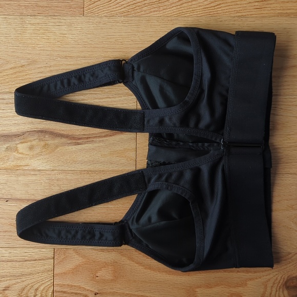 Yianna. Damen Sport Bra. Size Medium. - Picture 7 of 9